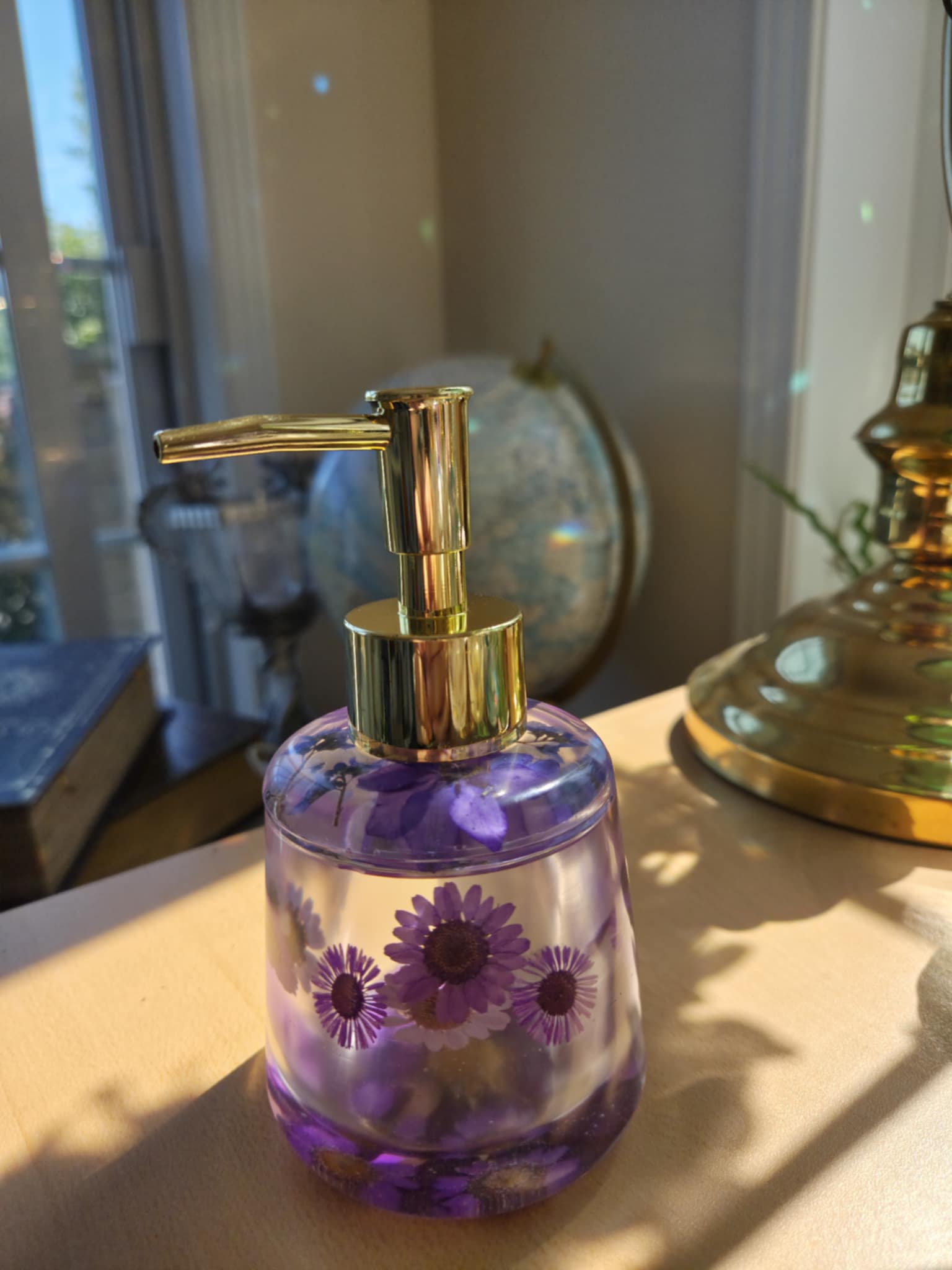 Bouteilles de fleurs mauve