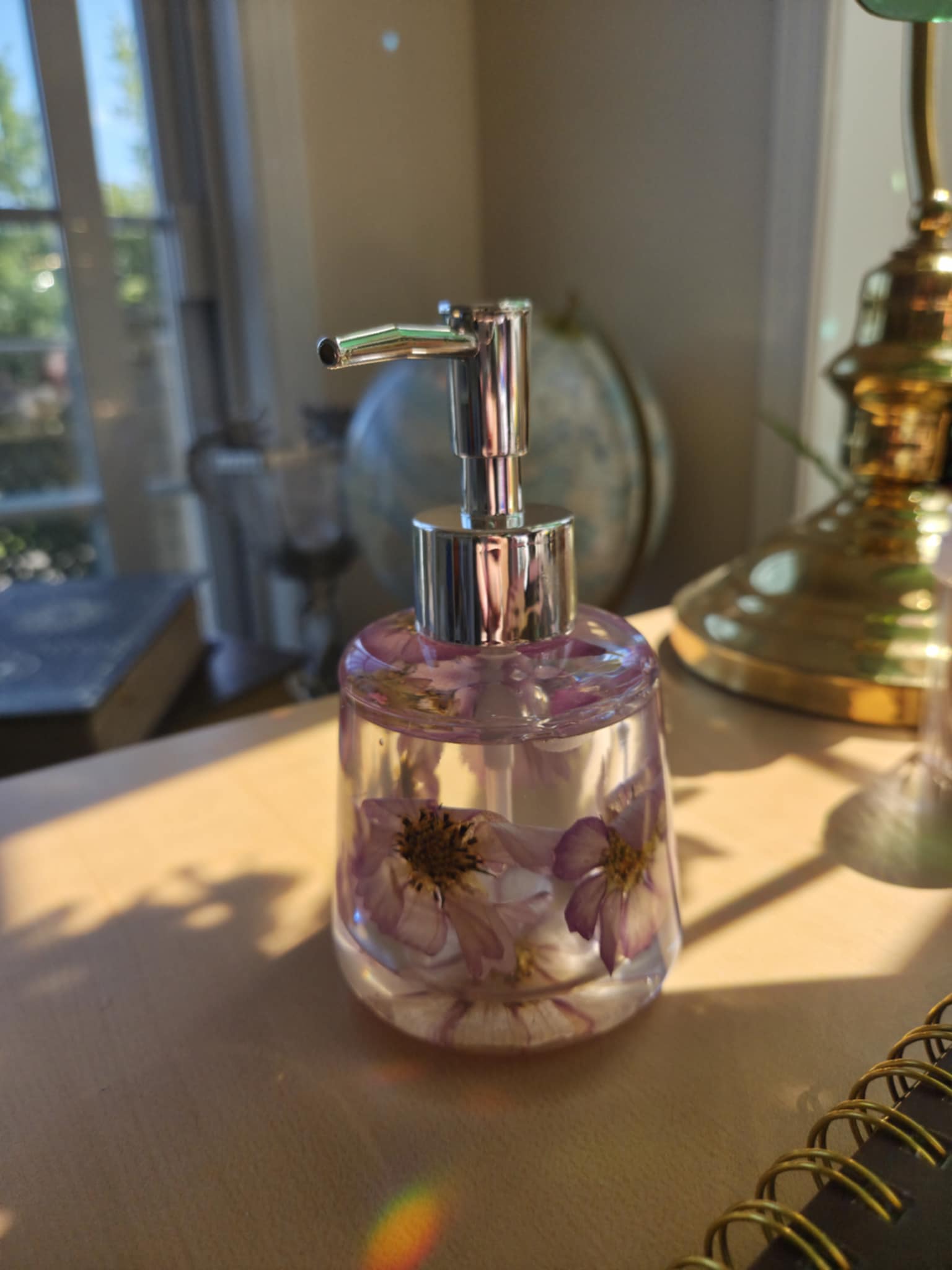 Bouteilles de fleurs mauve